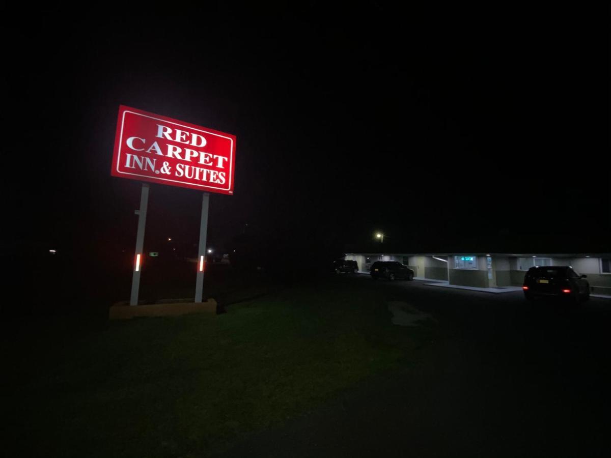 Red Carpet Inn & Suites Wrightstown Exterior photo